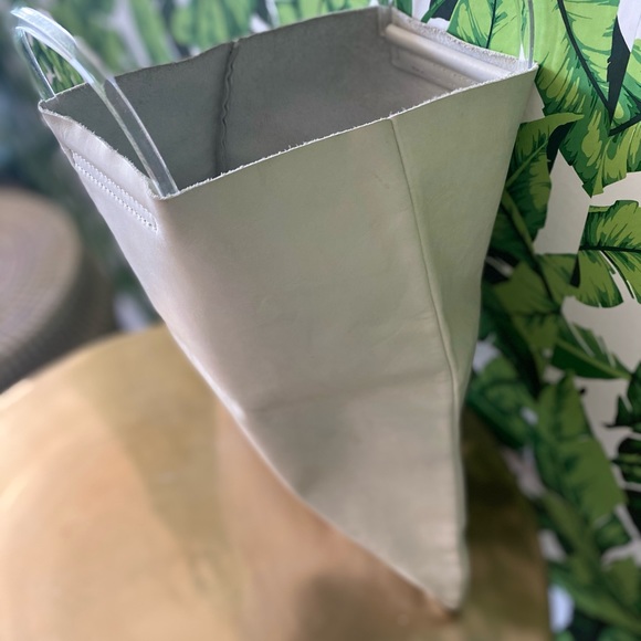 🇬🇧 COS Tote - Picture 2 of 5